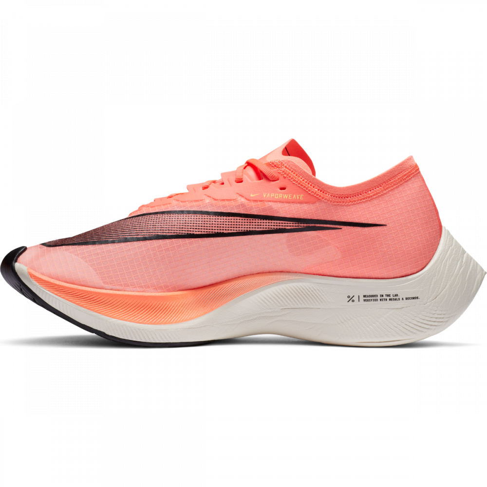 NIKE ZOOMX VAPORFLY NEXT - greičiausi pasaulyje plento bėgimo bateliai.